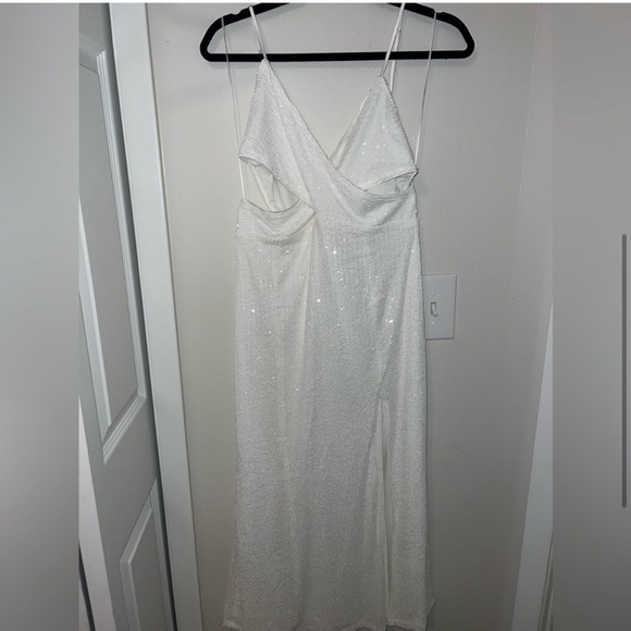 NWT Saylor $308 Harmonie White Sequin Cutout Cross Front High Slit Dress - Large - Picture 6 of 7